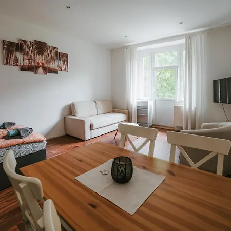 Pleasant With Terrace, 1 Min. From Metro Appartamento