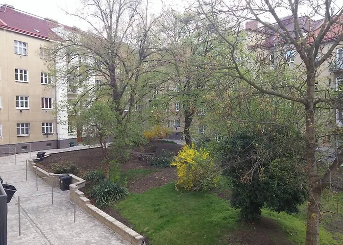 아파트 Pleasant With Terrace, 1 Min. From Metro *