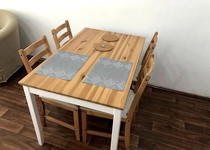 Pleasant With Terrace, 1 Min. From Metro *