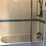 Apartment Pleasant With Terrace, 1 Min. From Metro