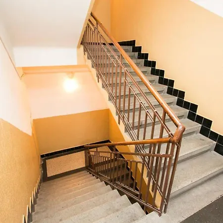 Pleasant With Terrace, 1 Min. From Metro * Praga