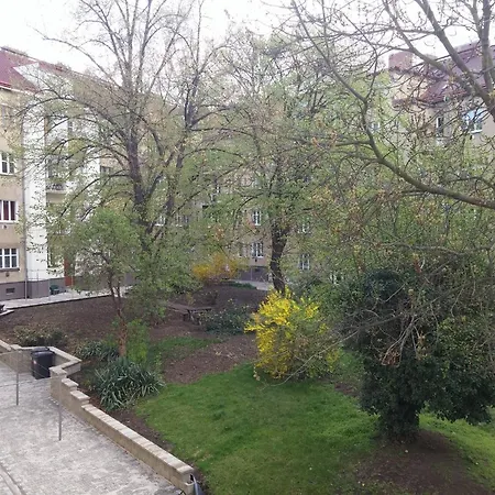 Apartment Pleasant With Terrace, 1 Min. From Metro *