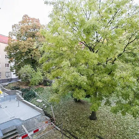 Pleasant With Terrace, 1 Min. From Metro *