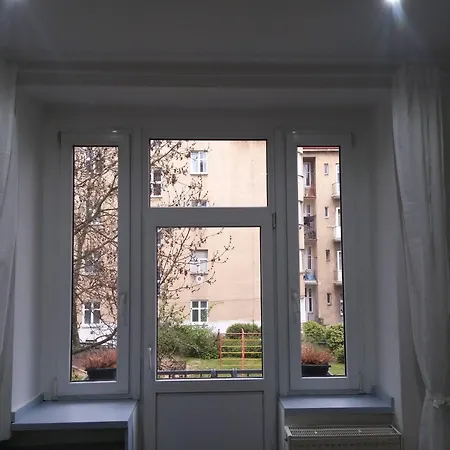 Pleasant With Terrace, 1 Min. From Metro Prague