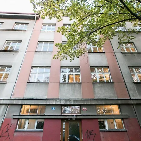 Apartment Pleasant With Terrace, 1 Min. From Metro Prague