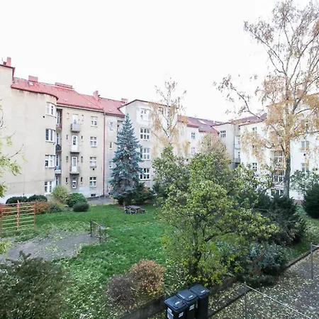Pleasant With Terrace, 1 Min. From Metro * Prague
