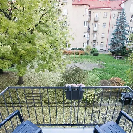 Pleasant With Terrace, 1 Min. From Metro