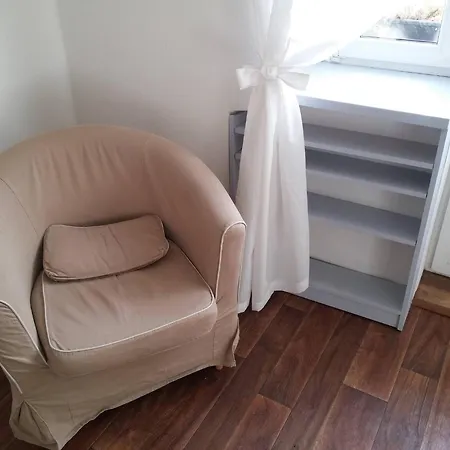 Apartamento Pleasant With Terrace, 1 Min. From Metro Praga